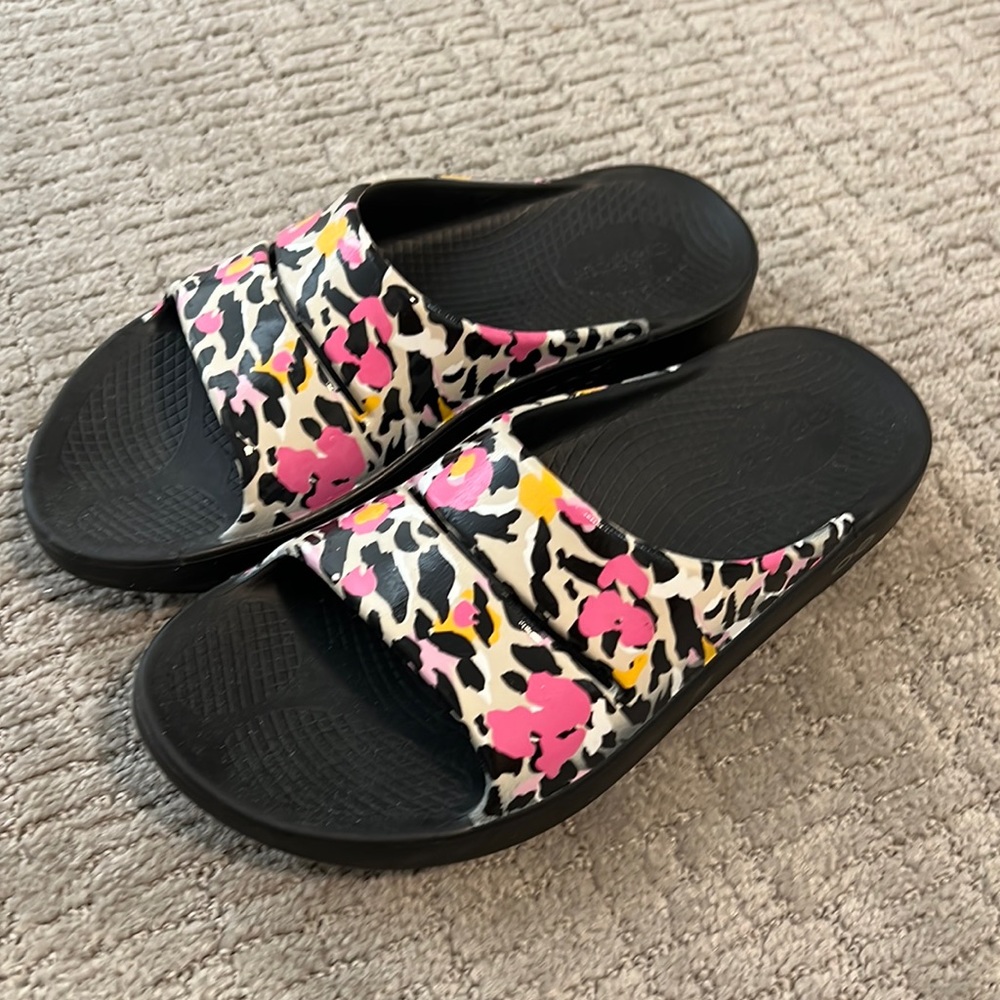 Oofos Recovery Slides